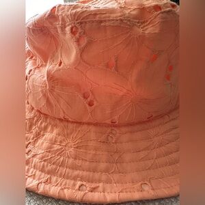 Peach bucket hat